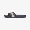 Vegane Pool-Slider mit Gurtband Vegane Pool-Slider mit Gurtband
