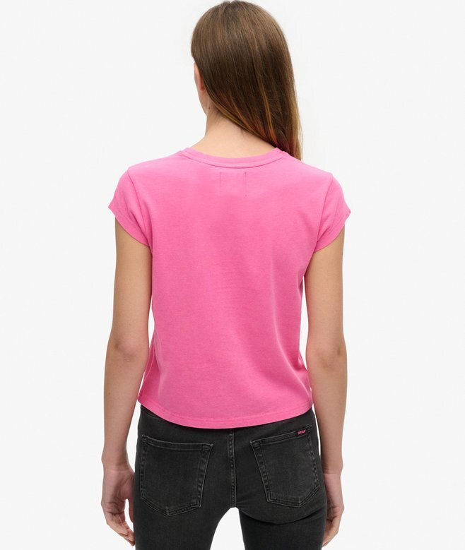 Verziertes Punk-T-Shirt mit Flügelärmeln Verziertes Punk-T-Shirt mit Flügelärmeln