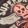 Verziertes T-Shirt mit Poster-Motiv und Flügelärmeln Verziertes T-Shirt mit Poster-Motiv und Flügelärmeln