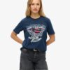 Verziertes Varsity-T-Shirt in lockerer Passform Verziertes Varsity-T-Shirt in lockerer Passform