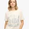 Verziertes Varsity-T-Shirt in lockerer Passform Verziertes Varsity-T-Shirt in lockerer Passform