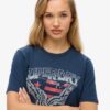 Verziertes Varsity-T-Shirt in lockerer Passform Verziertes Varsity-T-Shirt in lockerer Passform