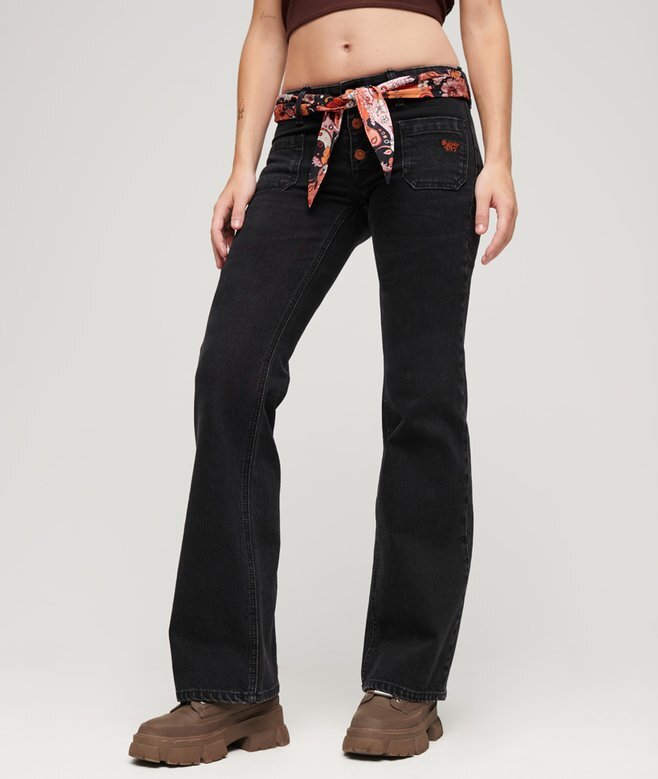 Vintage-Jeans aus Organic Cotton mit niedriger Leibhöhe und schmalem Schlag Vintage-Jeans aus Organic Cotton mit niedriger Leibhöhe und schmalem Schlag