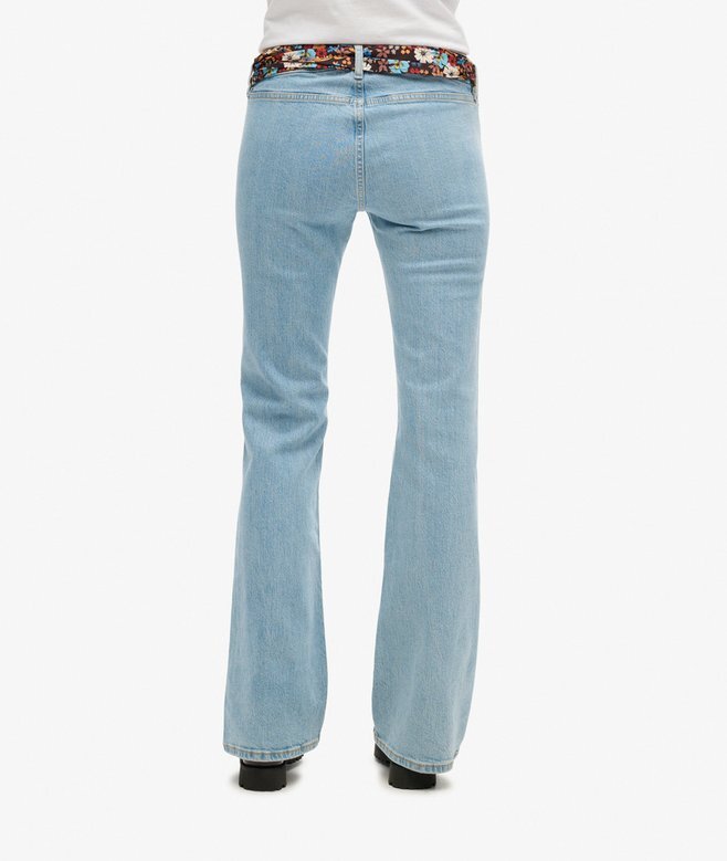 Vintage-Jeans aus Organic Cotton mit niedriger Leibhöhe und schmalem Schlag Vintage-Jeans aus Organic Cotton mit niedriger Leibhöhe und schmalem Schlag