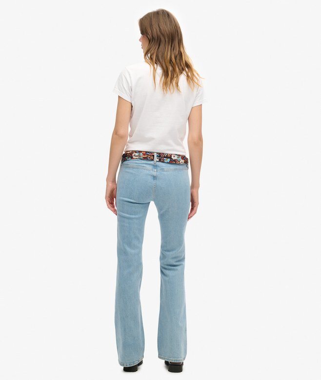 Vintage-Jeans aus Organic Cotton mit niedriger Leibhöhe und schmalem Schlag Vintage-Jeans aus Organic Cotton mit niedriger Leibhöhe und schmalem Schlag