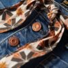 Vintage-Jeans aus Organic Cotton mit niedriger Leibhöhe und schmalem Schlag Vintage-Jeans aus Organic Cotton mit niedriger Leibhöhe und schmalem Schlag