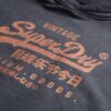 Vintage-Logo-Kapuzenpullover aus Metallic-Stoff in lockerer Passform Vintage-Logo-Kapuzenpullover aus Metallic-Stoff in lockerer Passform