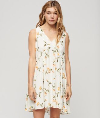 Voluminöses, ärmelloses Kleid