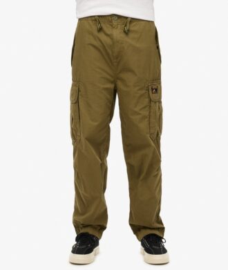 Weite Fallschirmhose
