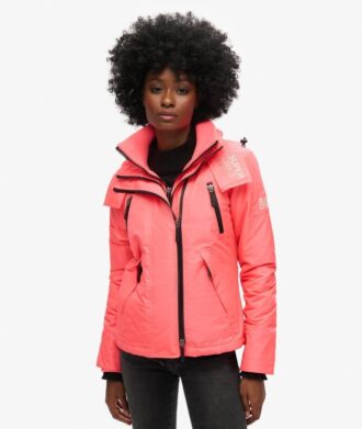 Windjacke mit Kapuze für den Berg