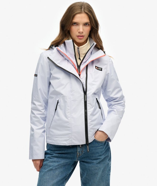 Windjacke mit Kapuze für den Berg Windjacke mit Kapuze für den Berg