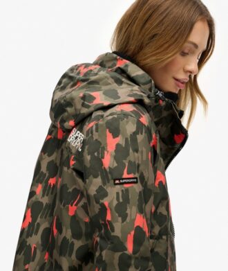 Windjacke mit Kapuze für den Berg